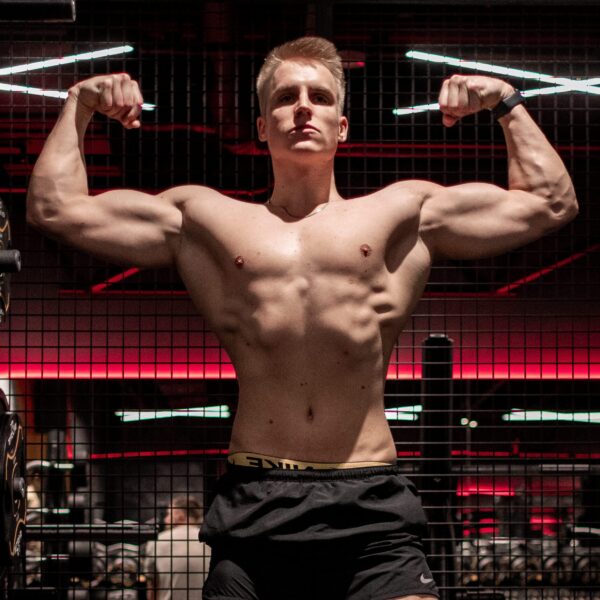 RP Fitness treener juhendab klienti